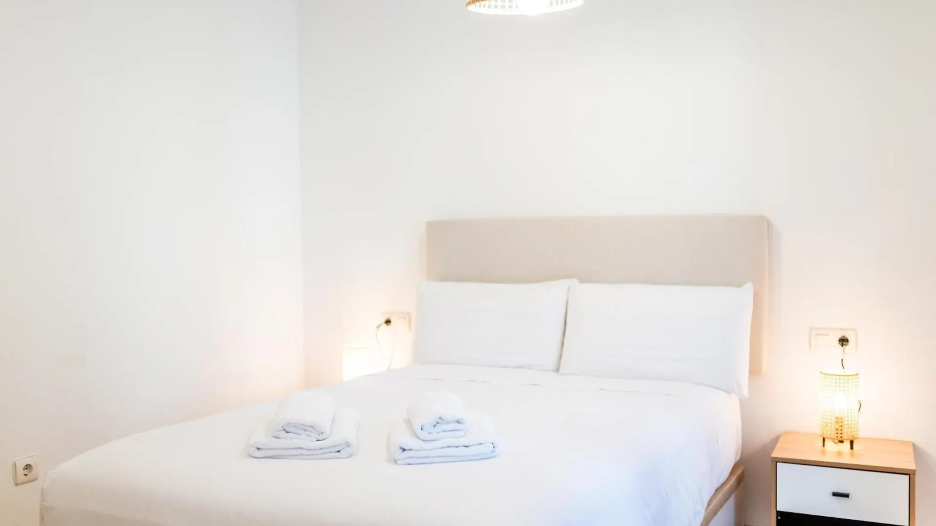 Maestro Suites Pleno Centro Y Cerca De La Alhambra, Catedral Y Principales Puntos Turisticos غرناطة 0*,  إسبانيا