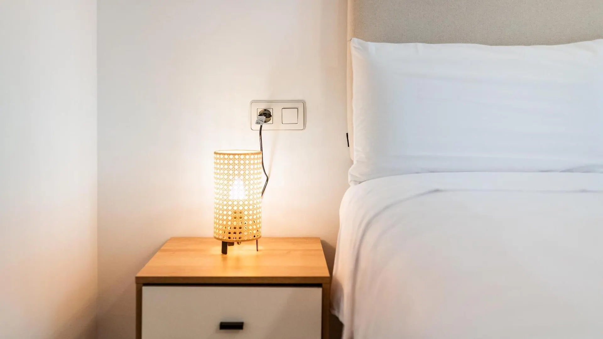Maestro Suites Pleno Centro Y Cerca De La Alhambra, Catedral Y Principales Puntos Turisticos غرناطة 0*,  إسبانيا