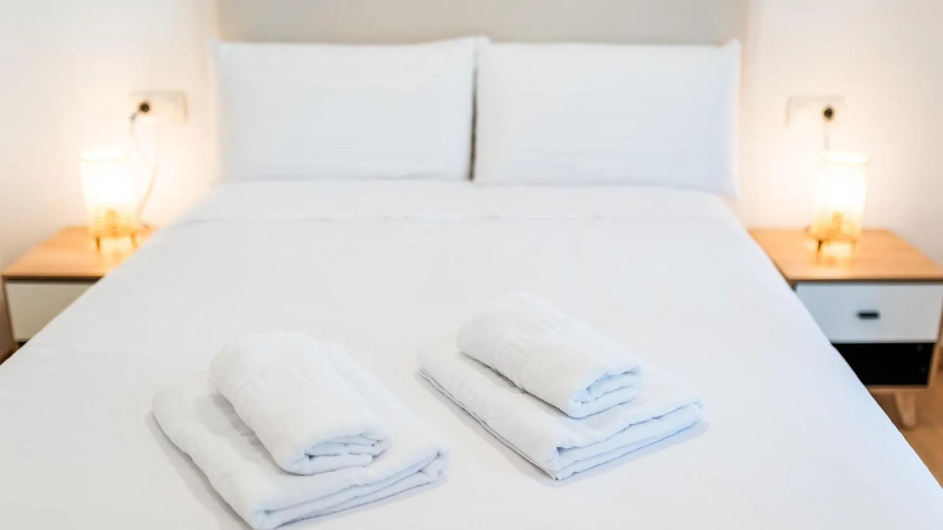 Maestro Suites Pleno Centro Y Cerca De La Alhambra, Catedral Y Principales Puntos Turisticos Granada
