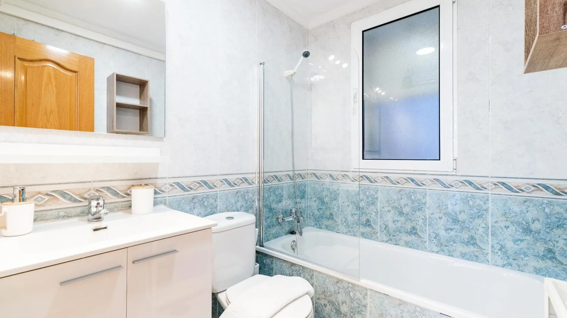 Maestro Suites Pleno Centro Y Cerca De La Alhambra, Catedral Y Principales Puntos Turisticos غرناطة شقة