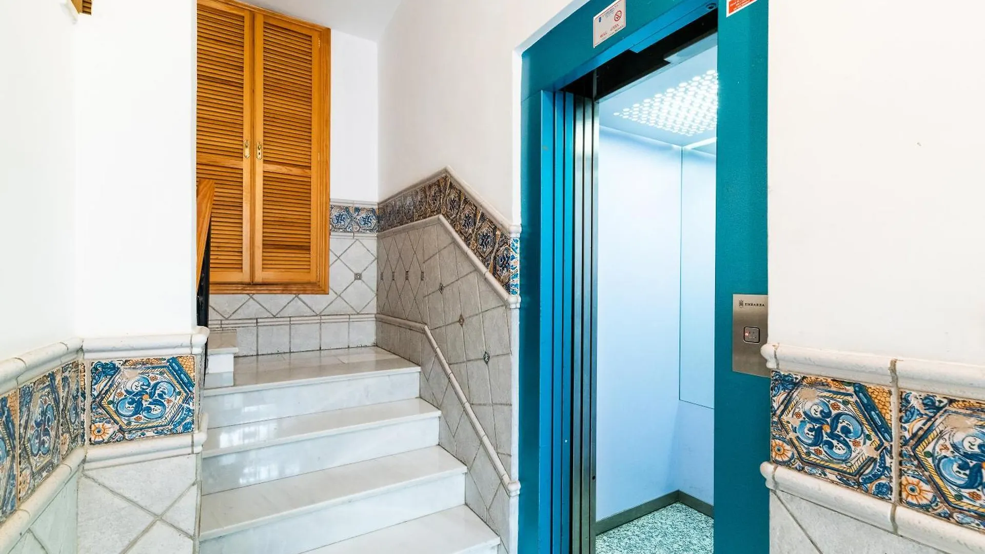 Maestro Suites Pleno Centro Y Cerca De La Alhambra, Catedral Y Principales Puntos Turisticos غرناطة شقة